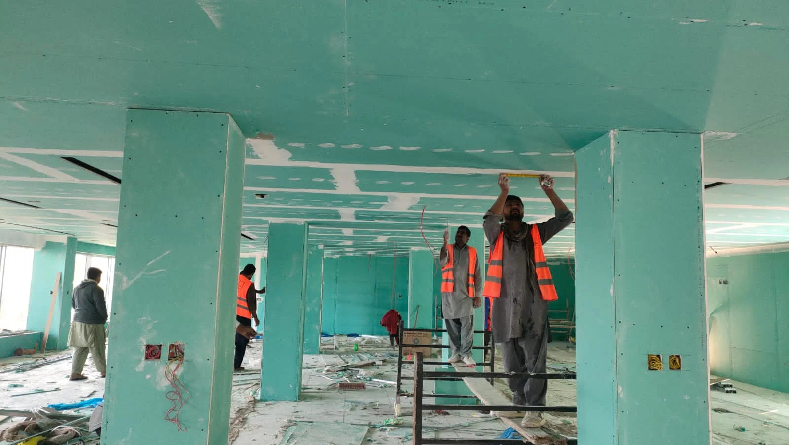 اعمال التشطيبات مع شركة الحارثية المحدودة — 19