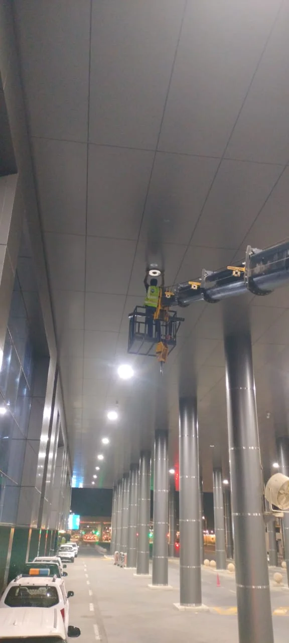 اعمال توريد وتركيب اعمدة الانارة لشركة السحابة للمقاولات — 12