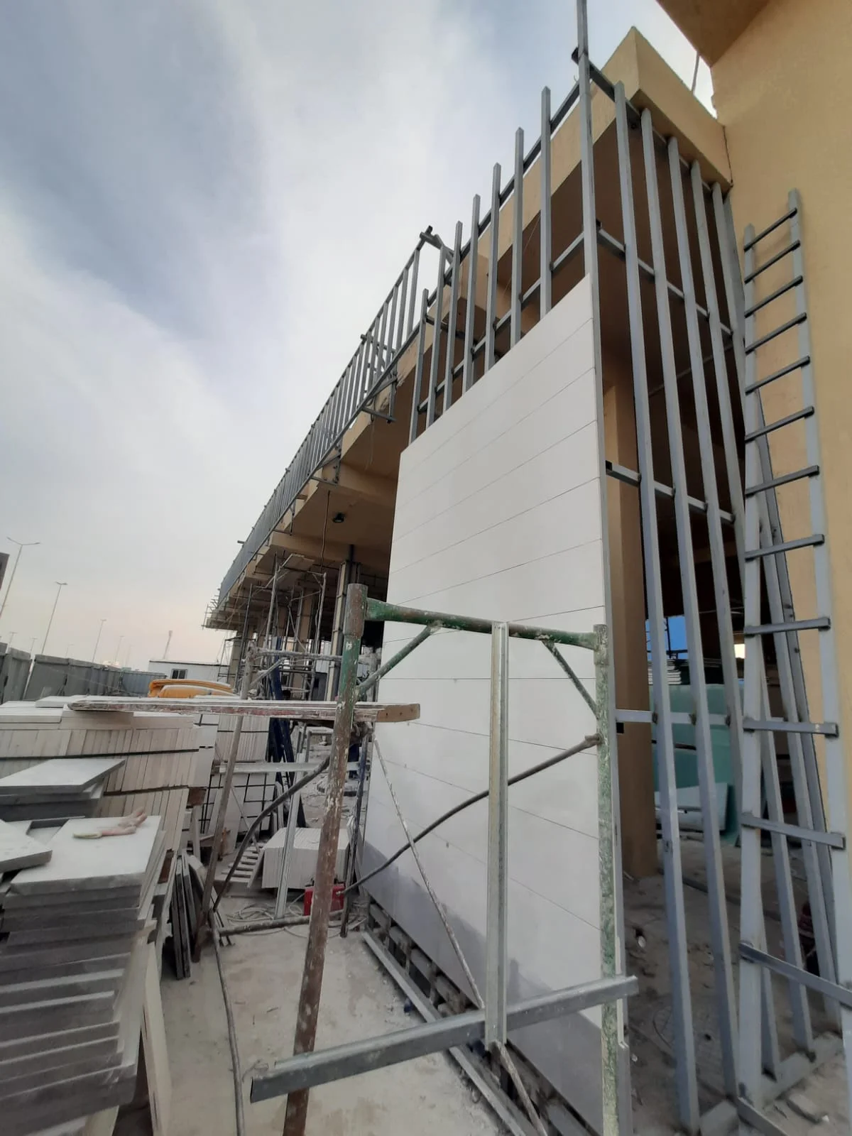 اعمال التشطيبات مع شركة الحارثية المحدودة — 8